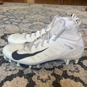 Nike Men’s Vapor Untouchable 3 Pro Football Cleats